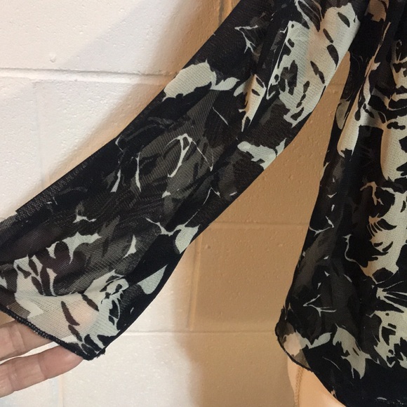 Nicola 1pc Top - Picture 3 of 10